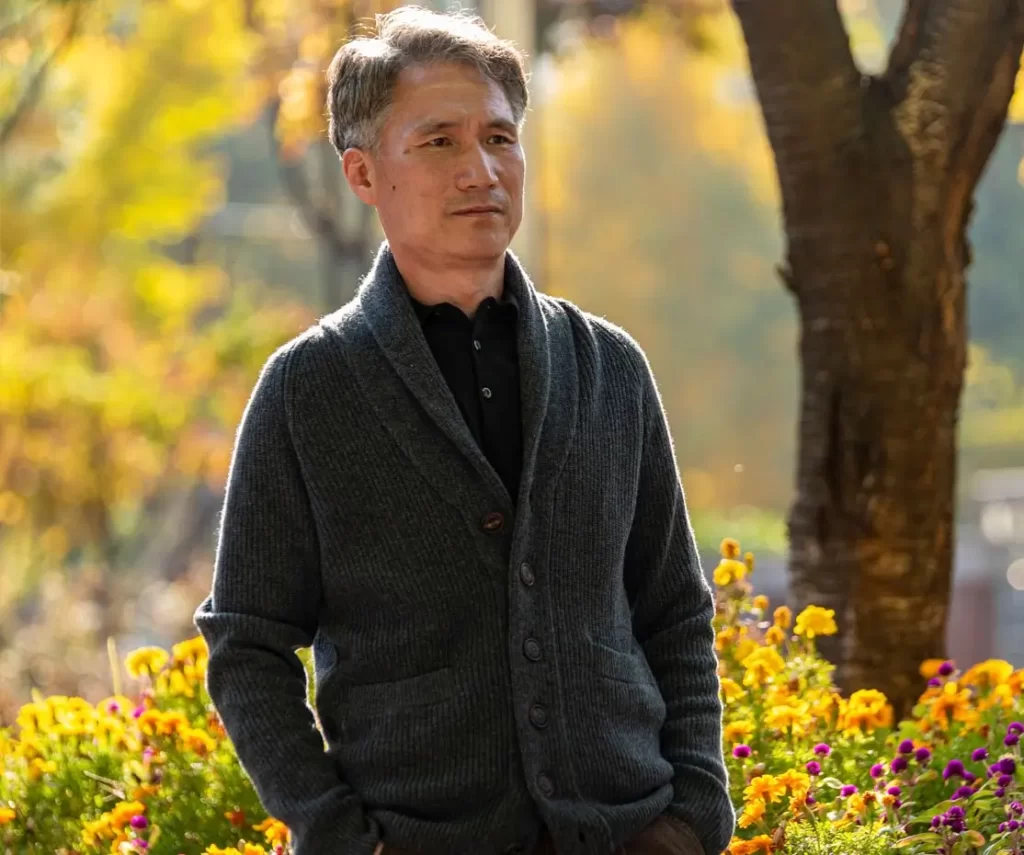 Brand ambassador Mr. Yang wears a winter outfit